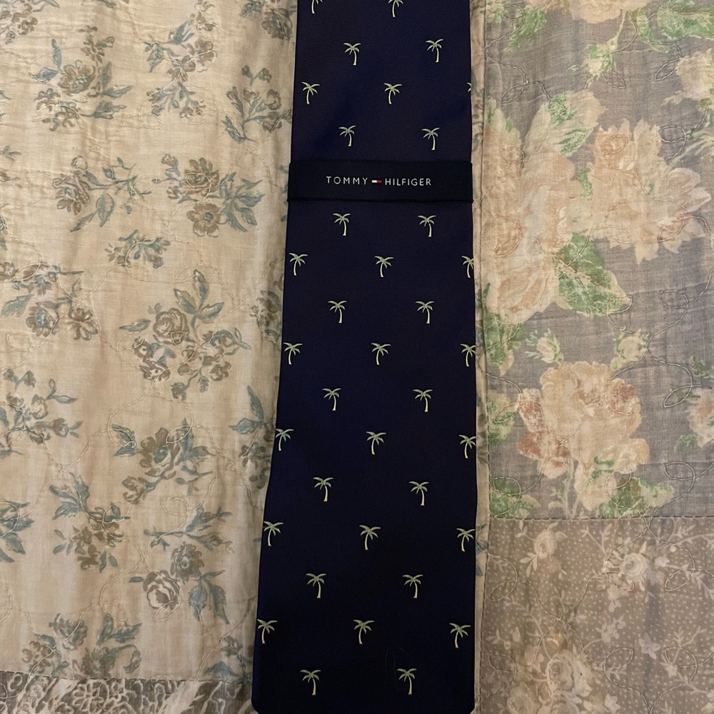 NWT Tommy Hilfiger Dark Blue Tie with Palm Design
